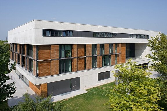 Universität Regensburg - Hörsaalgebäude des Instituts für Immobilienwirtschaft