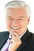 Herr Prof. Dr. Michael Hartmer Herr Prof. Dr. Michael Hartmer